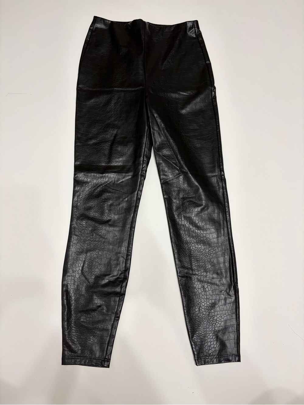 Express Black Croc-Embossed Faux Leather Leggings size small casual trendy wear